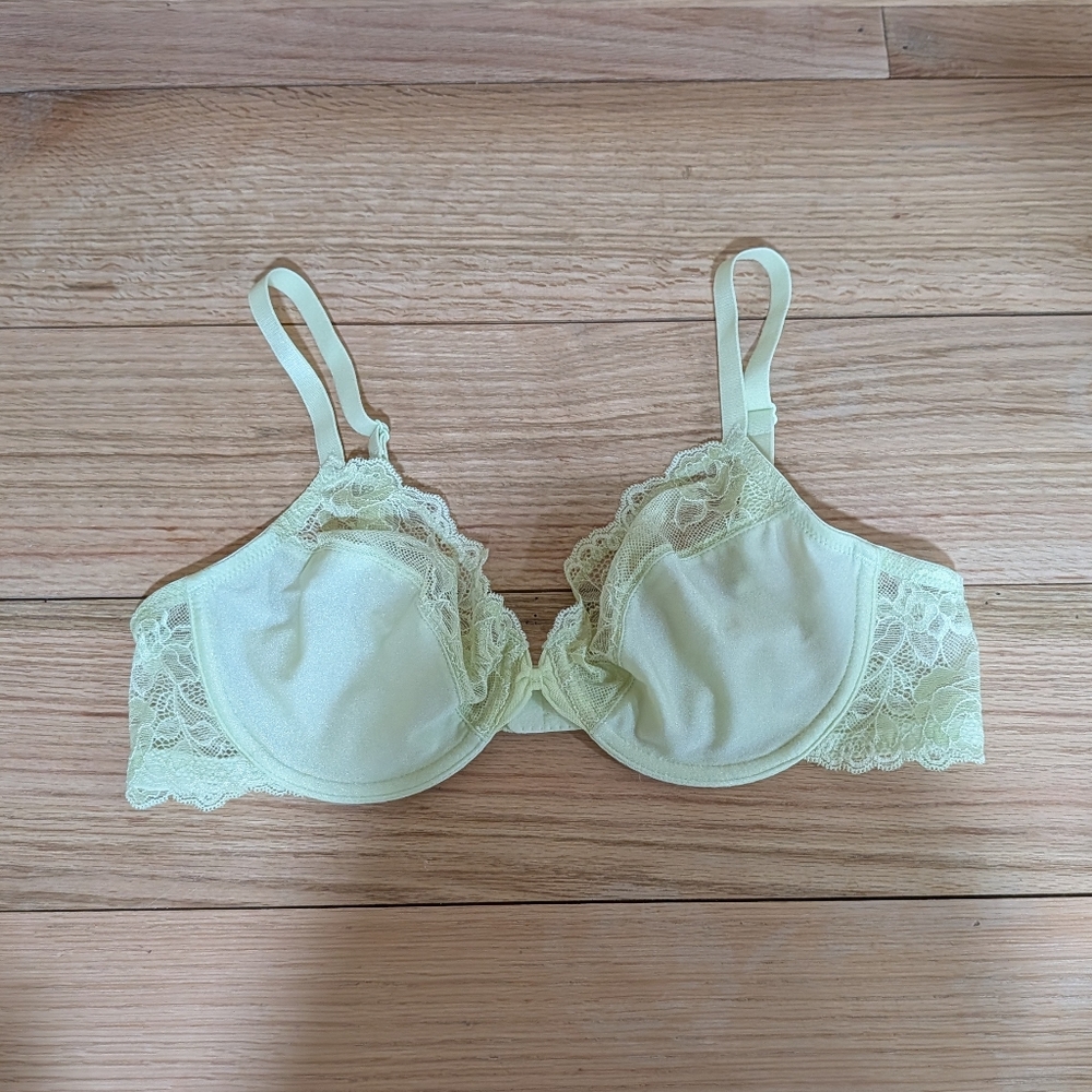Wacoal‎ Unlined Floral Lace 851127 Pastel Green 38B